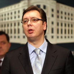 Vučić: Tajkunskim novcem protiv SNS-a
