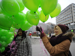 Pušteno na stotine balona za podršku deci oboleloj od raka