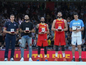 Bogdanović u najboljoj petorci šampionata, Rubio MVP
