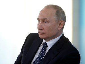 Хоће ли Путин да ради од куће