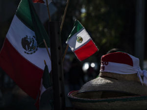 Коронавирус мења реалност, Мексиканци протестују против доласка Американаца