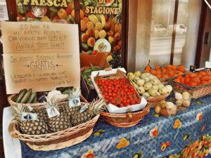 Veliko srce Italijana – oživljava "solidarni sto", panaro, gratis štandovi za voće