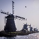 Холандија, "паметним затварањем" против короне