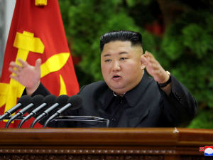 Stručnjaci najavljuju oštrije mere u Severnoj Koreji, Kim Džong Un odbija da nosi masku