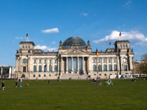 Немачки стручњаци: Отворите школе што је пре могуће, али не и вртиће