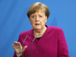 Merkelova postepeno ublažava mere, sledeće nedelje se otvaraju radnje u Nemačkoj