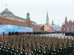 Putin odložio majsku Paradu pobede
