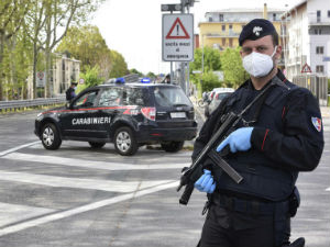 Anarhisti napali policiju u Torinu, sedam povređenih