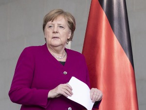 Angelu Merkel koronavirus digao iz mrtvih