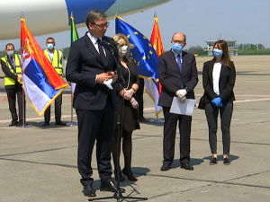 Ispraćaj prva četiri aviona pomoći Srbije Italiji, uz poruku: Hrabro, mi smo uz vas