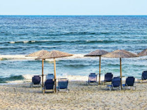 Grčka želi da dočeka turiste i ovog leta, ali uz mere predostrožnosti
