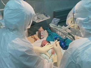 Porodilište KBC "Dragiša Mišović" – specifična procedura urađena prvi put kod trudnice pozitivne na koronavirus