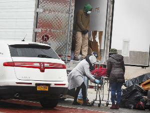 Bruklin, 50 tela ostavljeno u kamionima