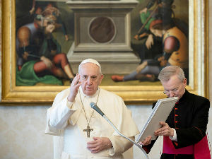 Папа послао храну трансвеститима који су молили за помоћ