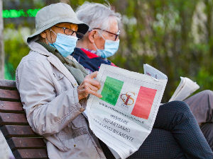 У Италији не престаје полемика због маски с Мусолинијевим ликом 