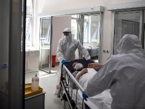 Umrlo pet pacijenata na respiratorima u Sankt Peterburgu usled kratkog spoja