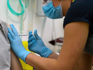 Oksfordska vakcina ulazi u drugu fazu ispitivanja