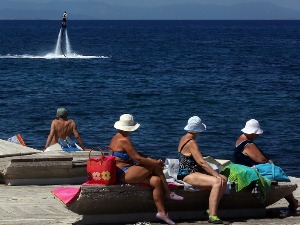 У Грчкој туристима неће бити потребан тест, нема ни карантина