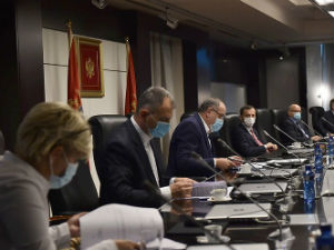 Црна Гора донела нове пооштрене мере за летове из Србије