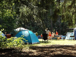 Skočilo interesovanje za spavanje pod vedrim nebom, da li je kampovanje "turizam za sirotinju"