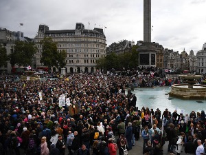Протести против рестриктивних мера у Лондону