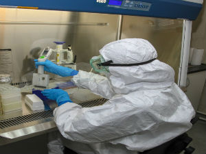 SRBATOM donirao Naučnom institutu za veterinarstvo "Novi Sad" opremu za brzo detektovanje koronavirusa 