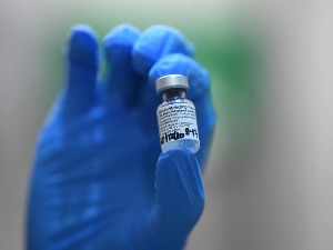 Evropska agencija za lekove uslovno odobrila za upotrebu vakcinu "Fajzera" i "Bionteka"
