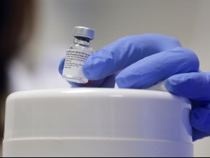 "Бионтек": Верујемо да наша вакцина штити и од новог соја, испитивања су у току