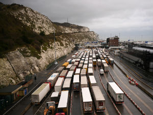  Камионџије заробљене у Британији могу да прођу границу, услов је негативан тест