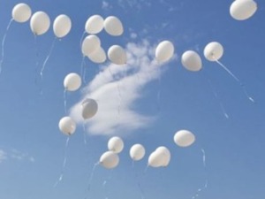Beli balon kao simbol italijanskih "kovid udovica"