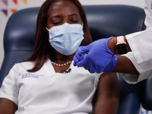 Институционални расизам баца сенку на вакцинацију у САД