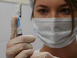 Да ли се ЕУ боји да ће јој са руском вакцином директно убризгати и Путина