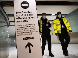Velika Britanija: Putnici iz rizičnih zemalja moraće u karantin, cena - 1.750 funti