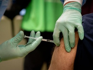 Nemački lekar napravio vakcinu protiv korone i "zaradio" krivičnu prijavu