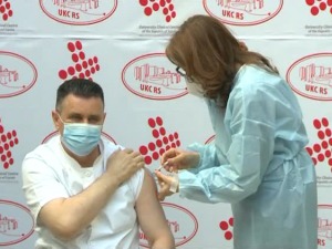 Prvih 2.000 doza "sputnjika" stiglo u Banjaluku, ko se prvi vakcinisao