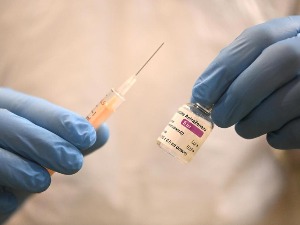 Британци тврде: Вакцине "АстраЗенеке" и "Фајзера" за 80 одсто смањују ризик хоспитализације