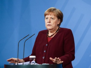 Стратегија Ангеле Меркел: Бржа вакцинација и "кочница у случају опасности"