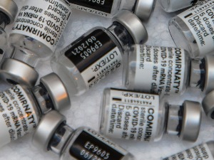 Fajzer-Biontek: Vakcina delotvorna protiv različitih sojeva, zaštita traje najmanje šest meseci