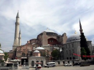 Истанбул пуст и празан - незапамћена тишина око Плаве џамије