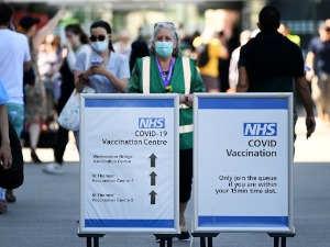 Британце плаши "делта" сој вируса, рестриктивне мере остају на снази