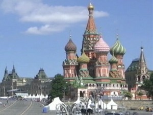 Русија пооштрава мере, маске и рукавице се деле бесплатно, али у Москви расте број заражених