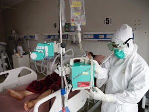 Indonezija, najmanje 33 teška kovid pacijenta umrla zbog nestanka kiseonika