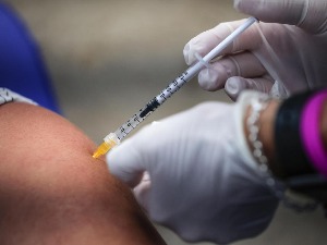 Stručnjaci traže odgovor na pitanja – zašto ljudi zaziru od vakcina i kako ih osloboditi straha