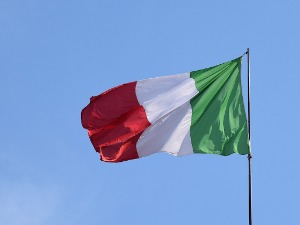 У Италији "зелена пропусница" обавезна од августа, грађани незадовољни мером изашли на улице
