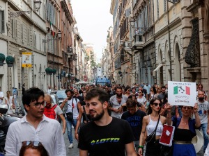 Italijani protiv "zelene propusnice", hoće li ova kovid mera ponovo "zatvoriti" restorane i bioskope