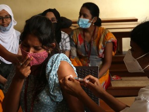 Indija, ni milijarda doza vakcine nije dovoljna