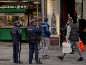 Ambasador Rodić: Austrijska policija može da zaustavlja ljude i traži kovid dokument