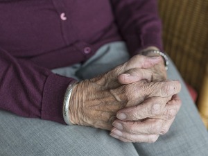 Starica u Italiji pronađena u kući dve godine nakon smrti – korona izazvala pandemiju usamljenosti