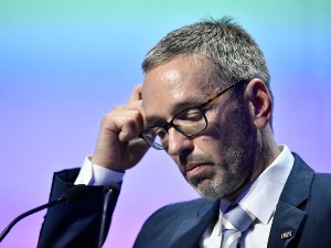 Austrijski poslanik suočen s gubitkom imuniteta zbog propagiranja ivermektina