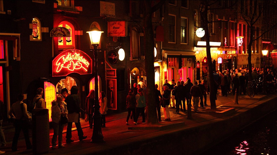 Traži se lokacija za erotski centar u Amsterdamu koji će da zameni čuvenu ulicu crvenih fenjera